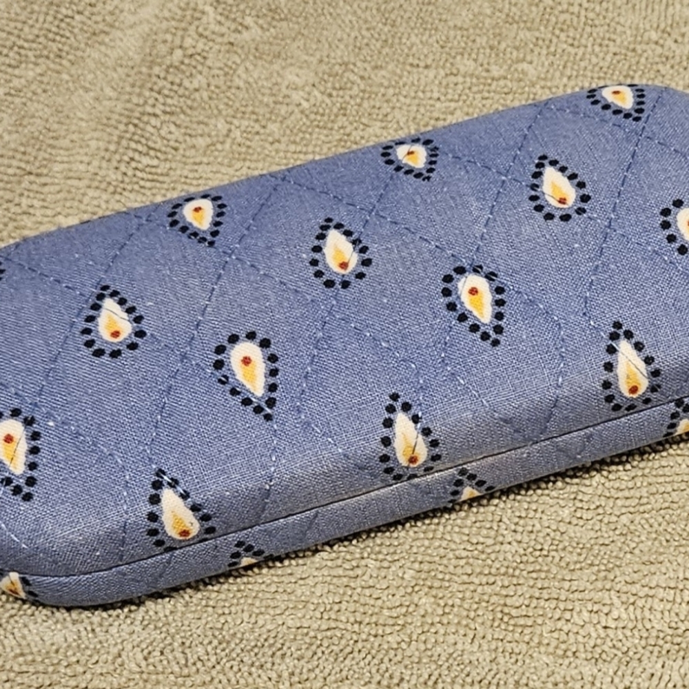 Vera Bradley Blue Quilted Sunglasses Clam-style Case